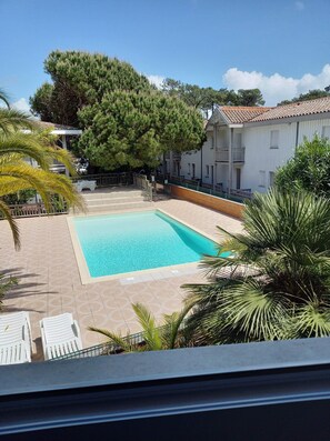 Pool - Duplex “Cap Ferret” Apartment with Shared Pool, Private Terrace and Wi-Fi (Lège-Cap-Ferret)