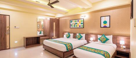 Deluxe Double Room | Iron/ironing board