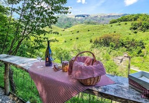Outdoor dining - B&B Mirò (PIEVE DI SOLIGO)