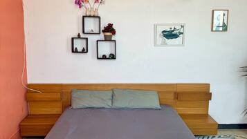 1 bedroom, internet, bed sheets