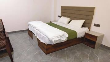 Classic Double Room | Desk, free WiFi
