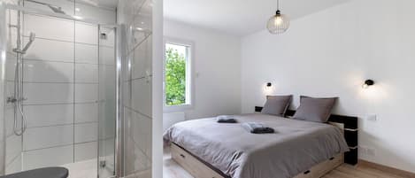 3 bedrooms, WiFi, bed sheets