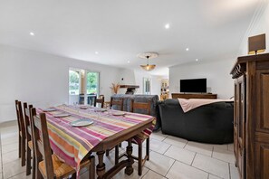 Dining - Holiday Home "La Guinguette Du Bois" with Private Terrace, Garden, and Wi-Fi (La Caillère-Saint-Hilaire)