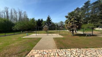 Enceinte de lâhĂ©bergement