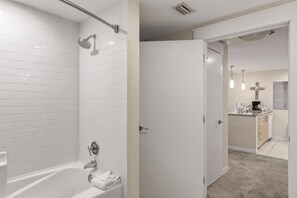 Hair dryer, towels - One Bedroom Condo in Elation at Sandestin Golf and Beach Resort (Miramar Beach)