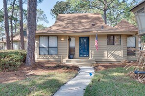 Exterior detail - 2 Bedroom Condo in Crystal Cove (Miramar Beach)