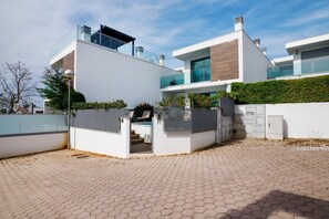 Exterior - Villa 'Meluna' with Balcony, Wi-Fi and Air Conditioning (Albufeira)