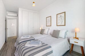 3 bedrooms, iron/ironing board, WiFi, bed sheets - Villa 'Meluna' with Balcony, Wi-Fi and Air Conditioning (Albufeira)