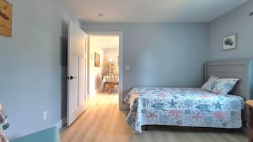 2 bedrooms, WiFi (free), bed sheets
