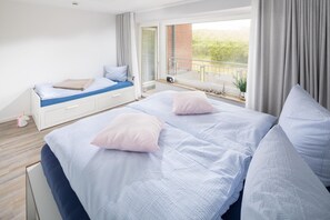 2 bedrooms, iron/ironing board, travel cot, free WiFi - "House Klabautermann Seepferdchen: Your dream vacation on Juist!" (Juist)