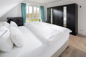 Iron/ironing board, travel cot, free WiFi - "Relaxation and Comfort: A Vacation in a Vacation Rental on Juist" (Juist)