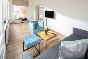 Fernseher, Stereoanlage