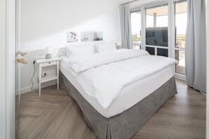 Iron/ironing board, travel cot, free WiFi - "Enjoy an unforgettable stay at the charming Seehase vacation rental!" (Juist)