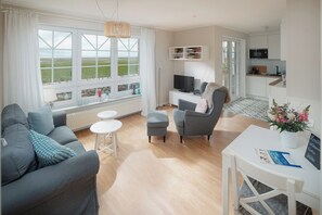 TV, stereo - "Relaxation and adventure: vacation apartment with sea view on Juist!" (Juist)