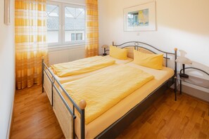 2 bedrooms, iron/ironing board, travel cot, Internet - "Haus Sanderling Meeresbrise: Your perfect vacation home on the coast!" (Juist)