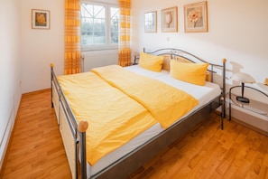 2 bedrooms, iron/ironing board, travel cot, free WiFi - "Experience an unforgettable vacation at Haus Sanderling Kleeblatt!" (Juist)