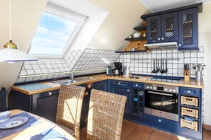 Fridge, oven, stovetop, dishwasher - Cozy vacation apartment with outstanding sea views (Juist)