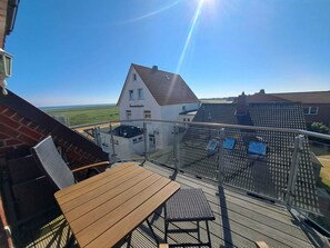 Outdoor dining - "Träumchen" at Haus Sanderling - your exclusive vacation home on Juist (Juist)