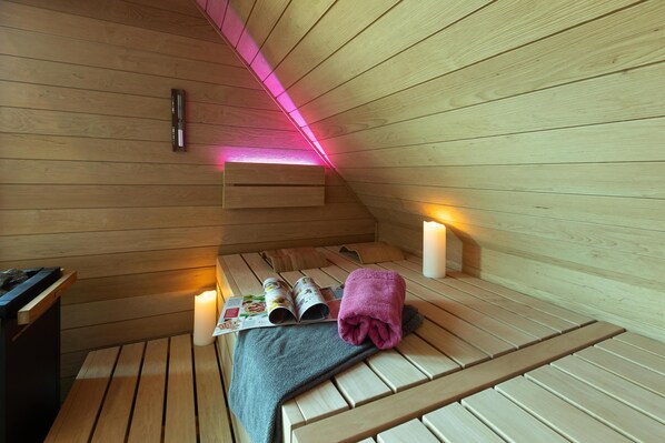 Sauna - "Experience unforgettable days in the exclusive Villa Sohn Deck10!" (Juist)