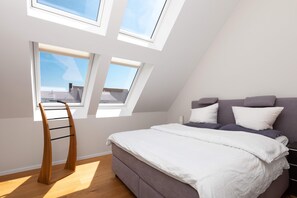 2 bedrooms, iron/ironing board, travel cot, free WiFi - "Experience unforgettable days in the exclusive Villa Sohn Deck10!" (Juist)
