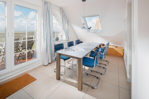 Dining - Cozy vacation rental with an exceptional ocean view (Juist)