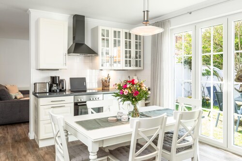 Modernes Ferienhaus für 6 mit eigenem Garten