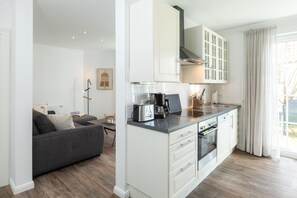 Kühlschrank, Ofen, Herdplatte, Geschirrspüler