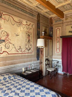3 slaapkamers, een strijkplank/strijkijzer, beddengoed