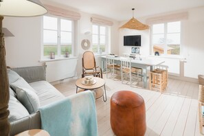 TV, stereo - Modern vacation apartment in a secluded location directly on the dike (Juist)