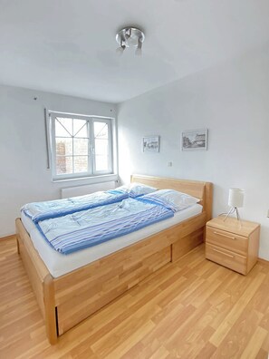 2 bedrooms, iron/ironing board, travel cot, free WiFi - "Vacation at Haus Sanderling Wessels: Your perfect retreat on Juist!" (Juist)