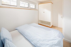 1 Schlafzimmer, Reisekinderbett, kostenloses WLAN, Bettwäsche