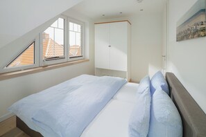 2 Schlafzimmer, Reisekinderbett, kostenloses WLAN, Bettwäsche