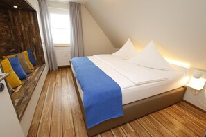 2 bedrooms, iron/ironing board, travel cot, free WiFi - Centrally located apartment for 4 people with sea view (Juist)