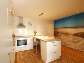 Fridge, oven, stovetop, dishwasher - "Relaxation and sea views: Your perfect vacation in Juist awaits you!" (Juist)