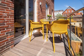 Outdoor dining - Apartment close to the center, completely renovated and modernly furnished (Juist)