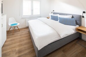 2 bedrooms, iron/ironing board, travel cot, free WiFi - Apartment close to the center, completely renovated and modernly furnished (Juist)