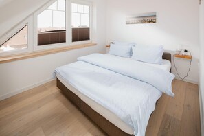 2 Schlafzimmer, Reisekinderbett, kostenloses WLAN, Bettwäsche