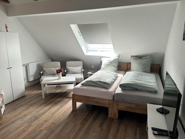 Room - Vrbo Property (Emden)