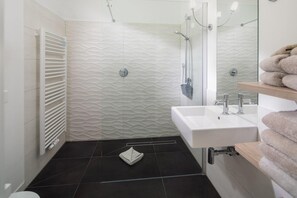 Hair dryer - Large, modern vacation apartment with fireplace and bathtub (Juist)