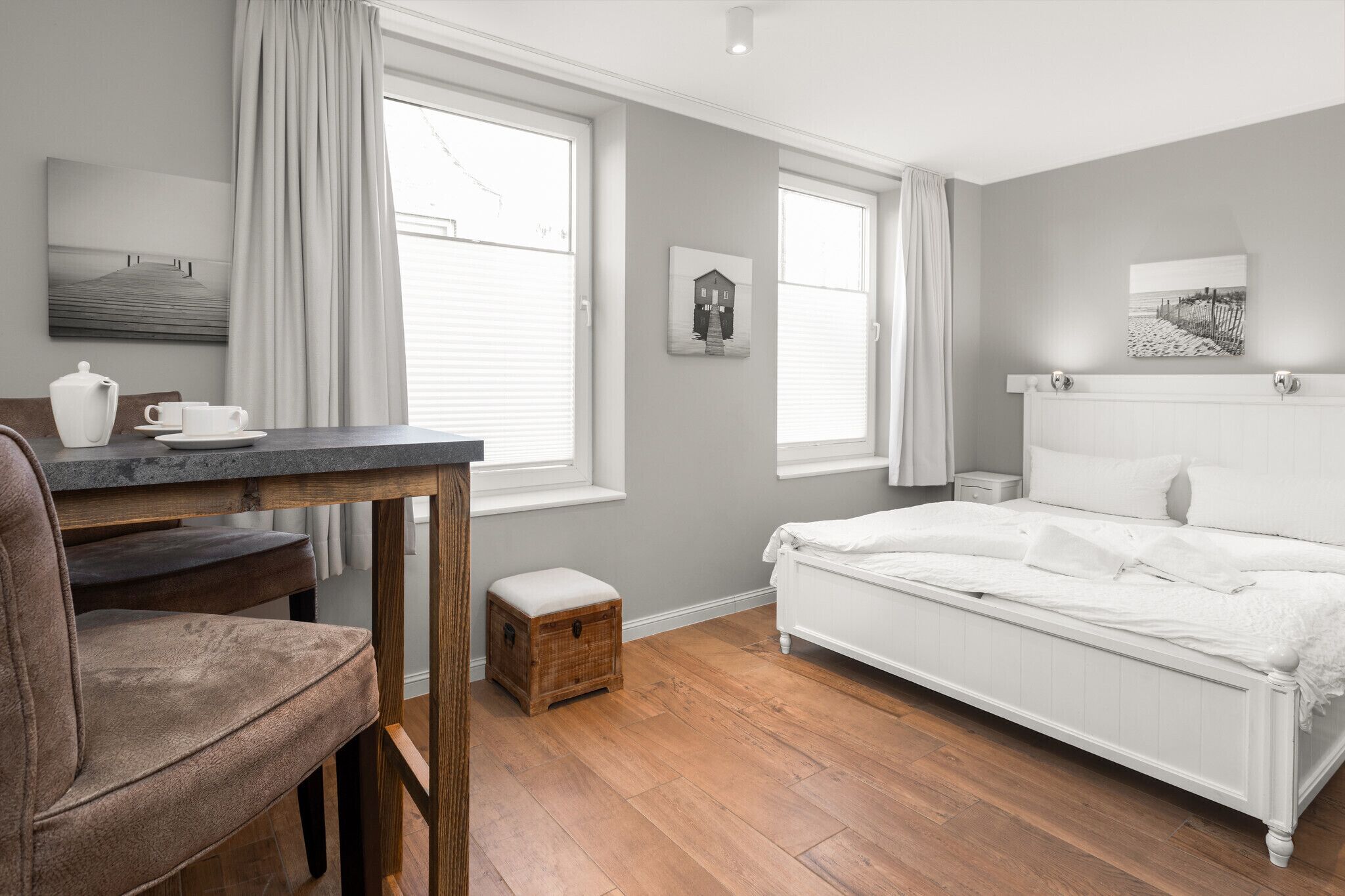 Iron/ironing board, WiFi (free)