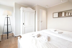 2 bedrooms, iron/ironing board, free WiFi - Apartment in a quiet location with balcony (Juist)