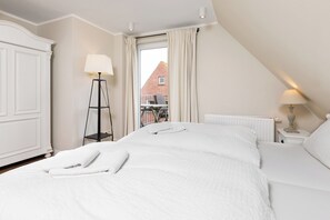 2 bedrooms, iron/ironing board, free WiFi - Apartment in a quiet location with balcony (Juist)