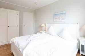 2 bedrooms, iron/ironing board, free WiFi - Apartment in a quiet location with balcony (Juist)