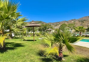 Property grounds - Beach Apartment with Pool, Terrace & Parking (Velilla-Taramay)