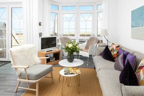 TV - Cozy vacation apartment with south-facing terrace (Juist)
