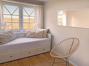 3 bedrooms, free WiFi - Large vacation apartment with balcony (Juist)