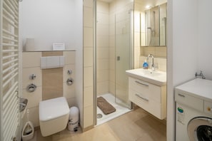 Shower, hair dryer - Cozy vacation rental with a spectacular ocean view (Juist)