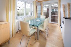 Dining - "Enjoy a relaxing stay at the Residenz am Meer—your dream vacation awaits!" (Juist)