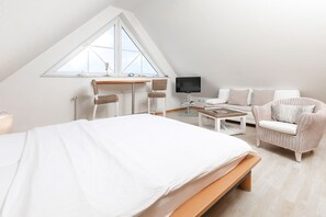 3 bedrooms, free WiFi - Large vacation apartment for 6 people with balcony (Juist)