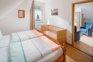 1 bedroom, iron/ironing board, travel cot, free WiFi - Apartment Grietje in the Villa Altmanns (Juist)